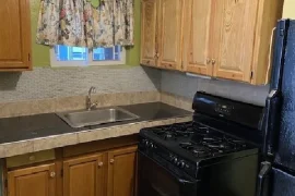 2 separate fully furnished bedrooms 2 separate bathrooms - Kingston3