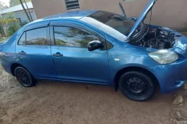 2010 toyota yaris