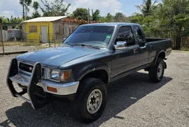 1991 Toyota pickup 4x4 standard v6