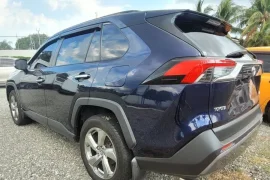 2020 Toyota rav4 g - sunroof, leather