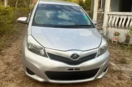 2012 Toyota vitz