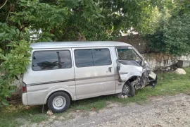 2006 Damaged Mazda Bongo, Engine Solid