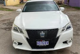 2013 Toyota Crown Athlete S Hybrid